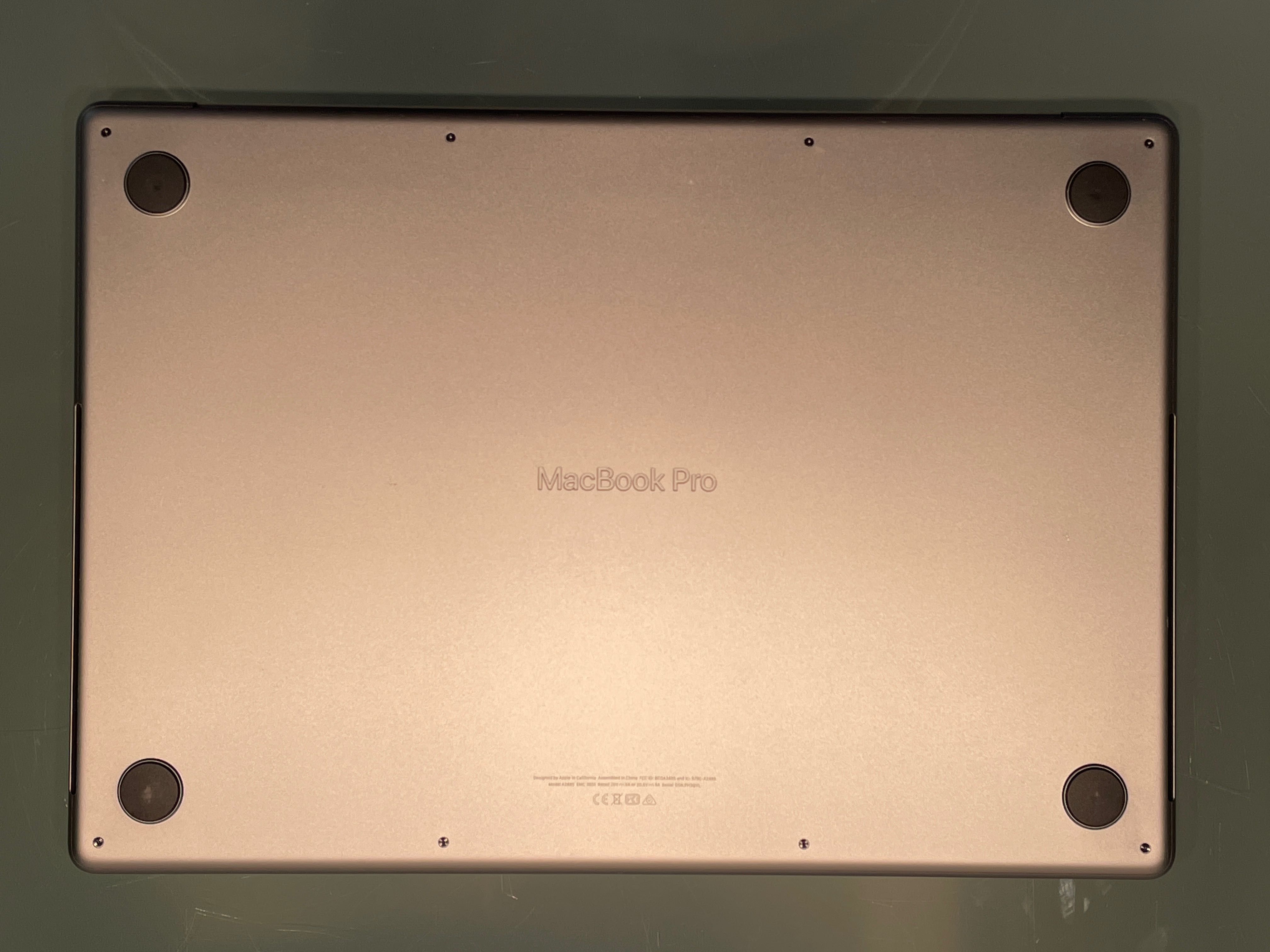 2021 MacBook Pro A2485 16" M1 MAX 64GB 1000GB
