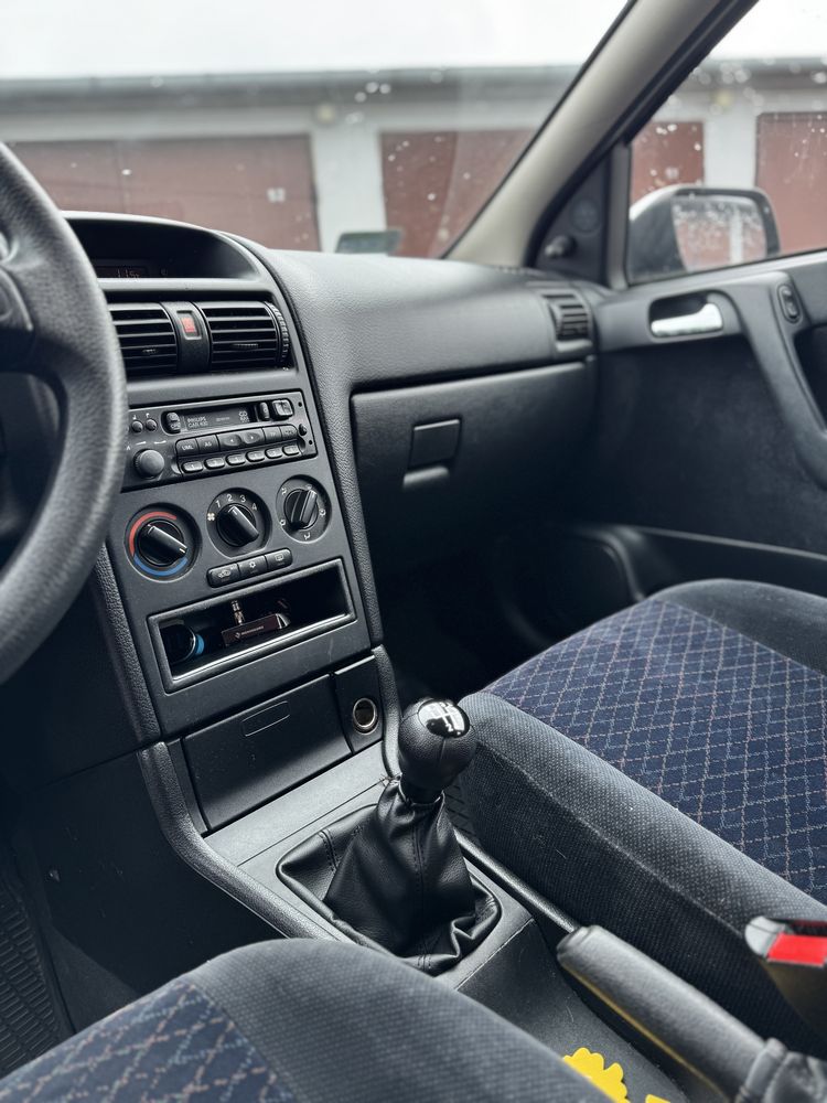 Opel astra. Klima elektryczne szyby
