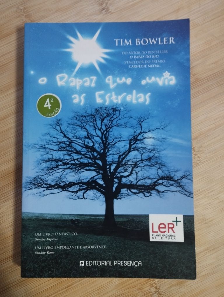 Livro "O Rapaz que Ouvia as Estrelas"