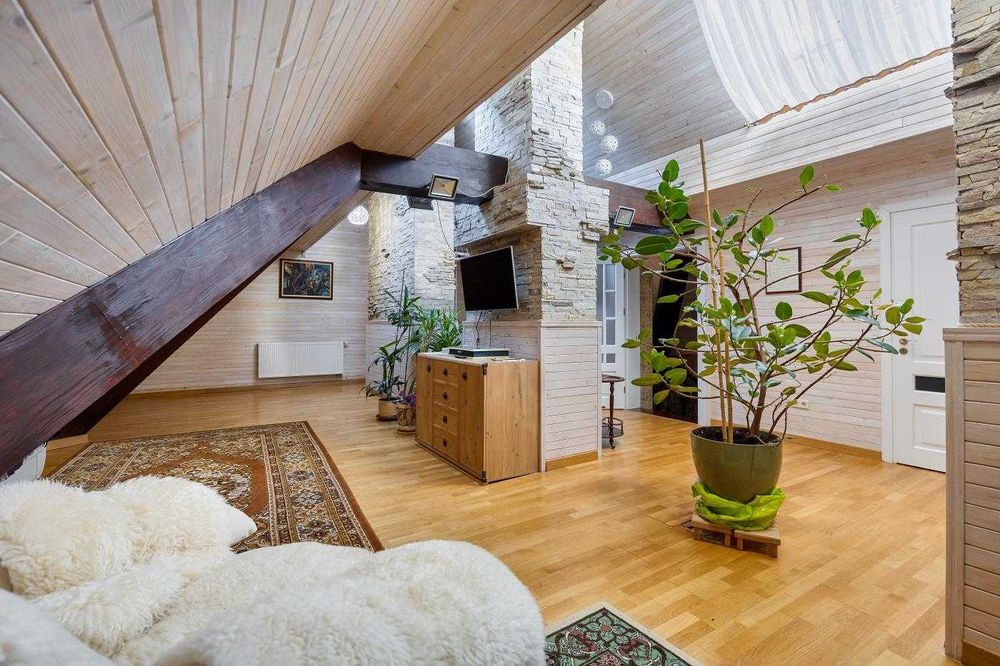 Готель / Авторський ремон / Кропивницька / Східниця