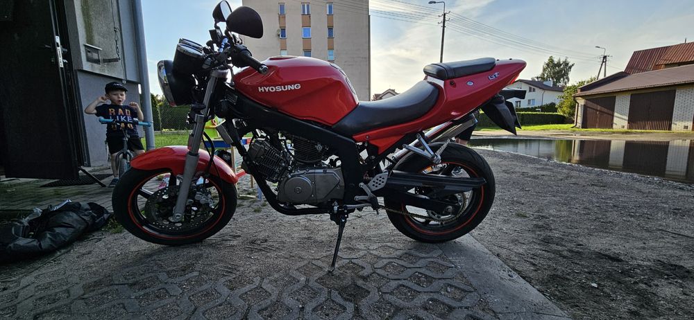 Hyosung GT125 Comet