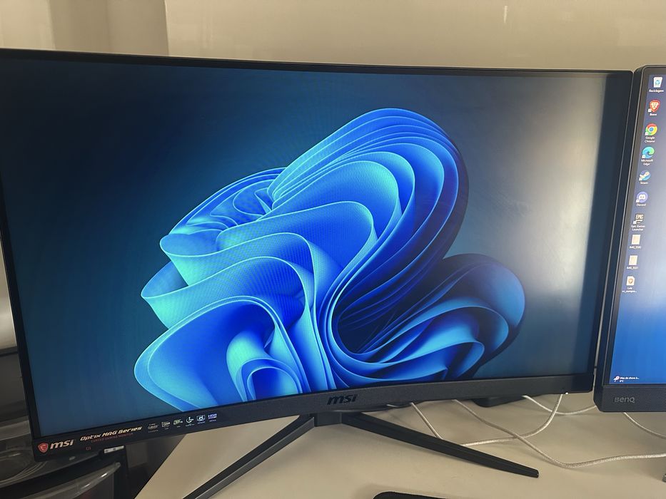 Monitor gaming MSI Optix MAG272C