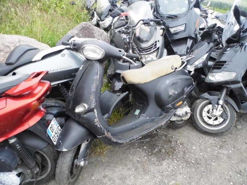 PIAGGIO VESPA ET2 - czesci silnik licznika lampa kokpit lagi