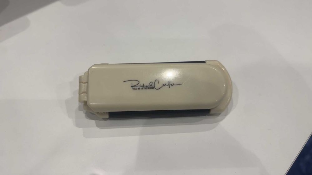 Escova de cabelo para viagem