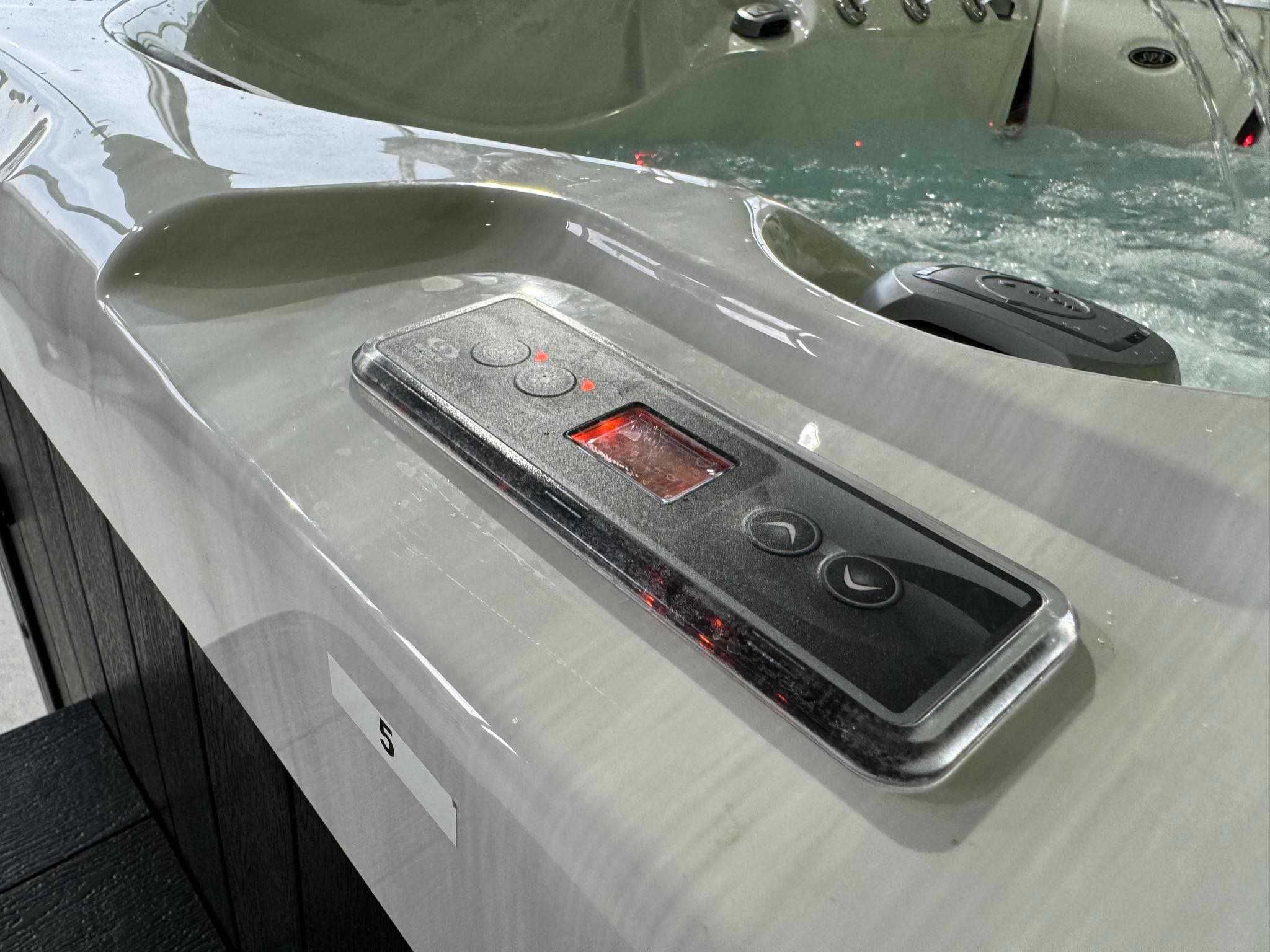 Jacuzzi z hydromasażem wanna ogrodowa luksusowe SPA dla 3,4,5,6 osób