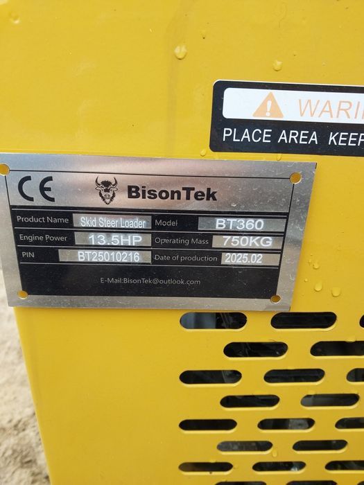 Miniładowarka gąsienicowa 13,5hp