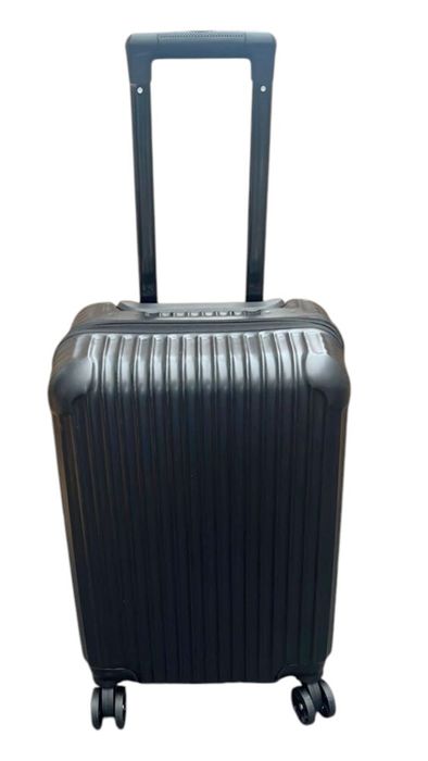 Нова дорожня валіза