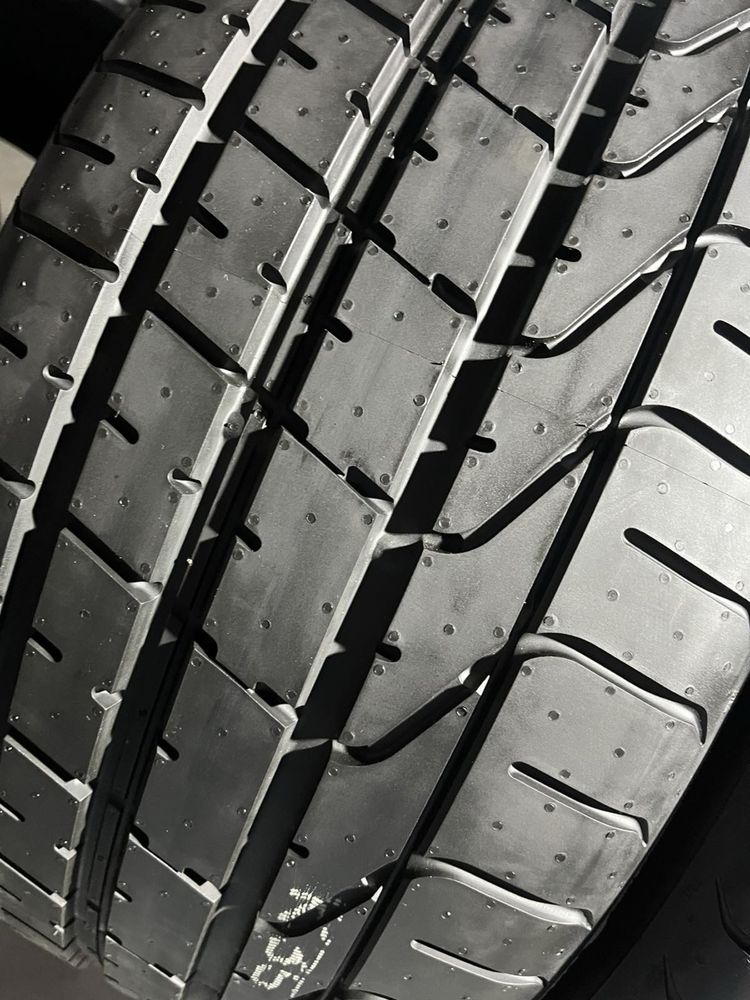 275/35/20+245/40/20 R20 Pirelli PZero TM 4шт нові