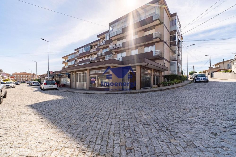 Excelente Loja com Estudo para Apartamento T2+1