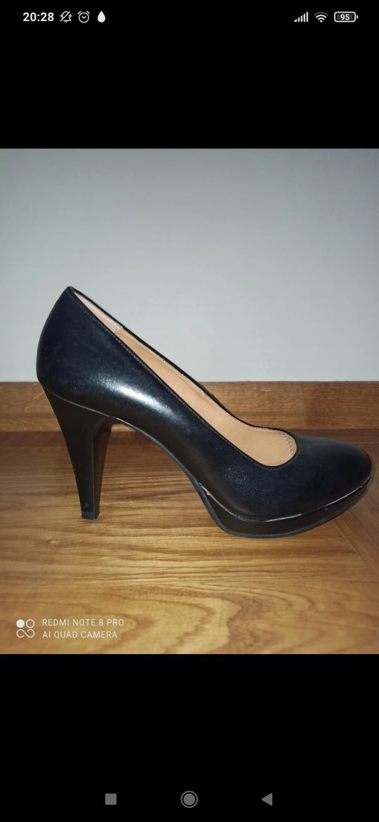 Buty na obcasie Ryłko