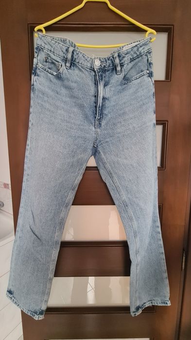 Spodnie jasny jeansy Guess