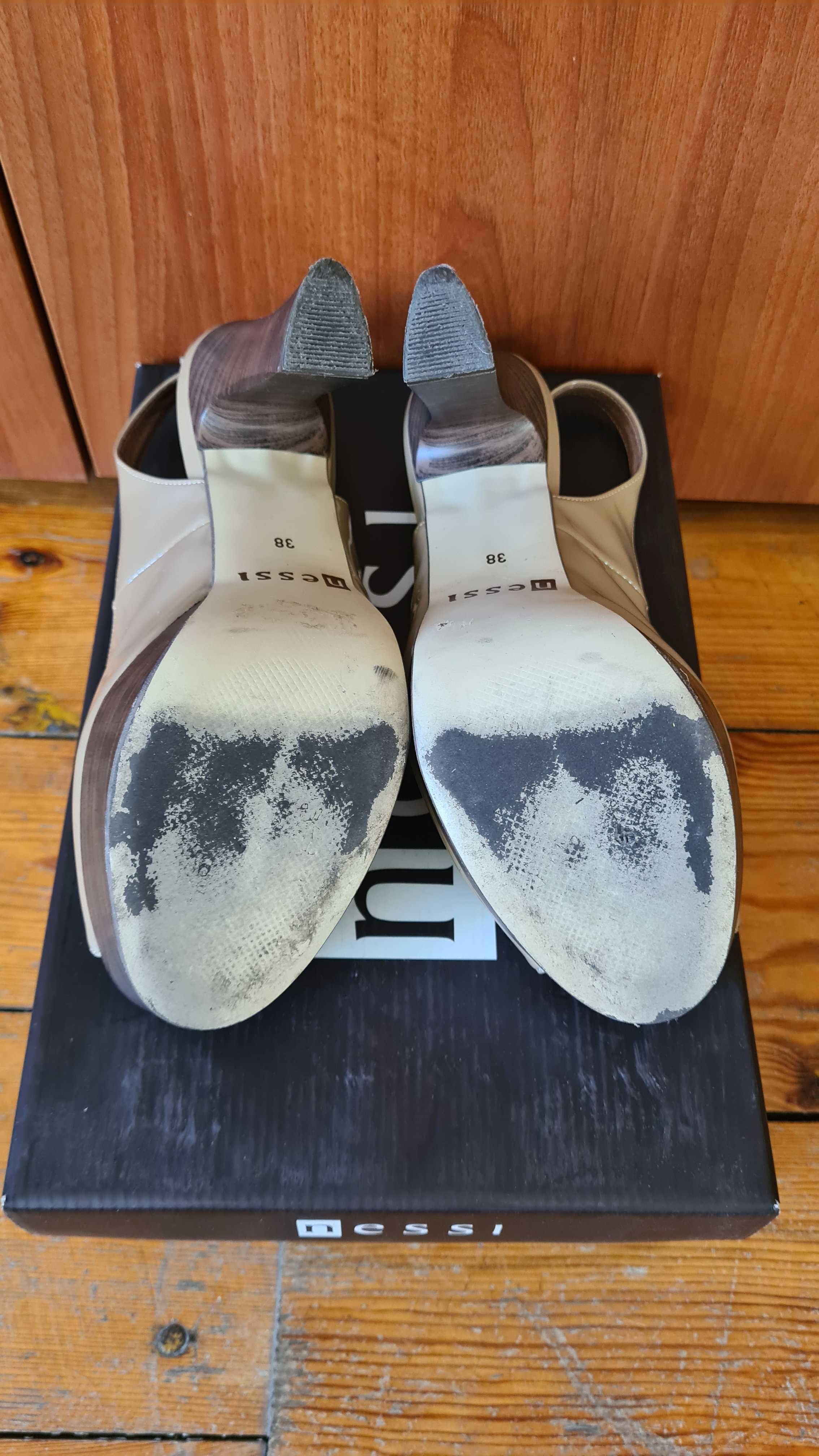 Buty na obcasie - Nessi