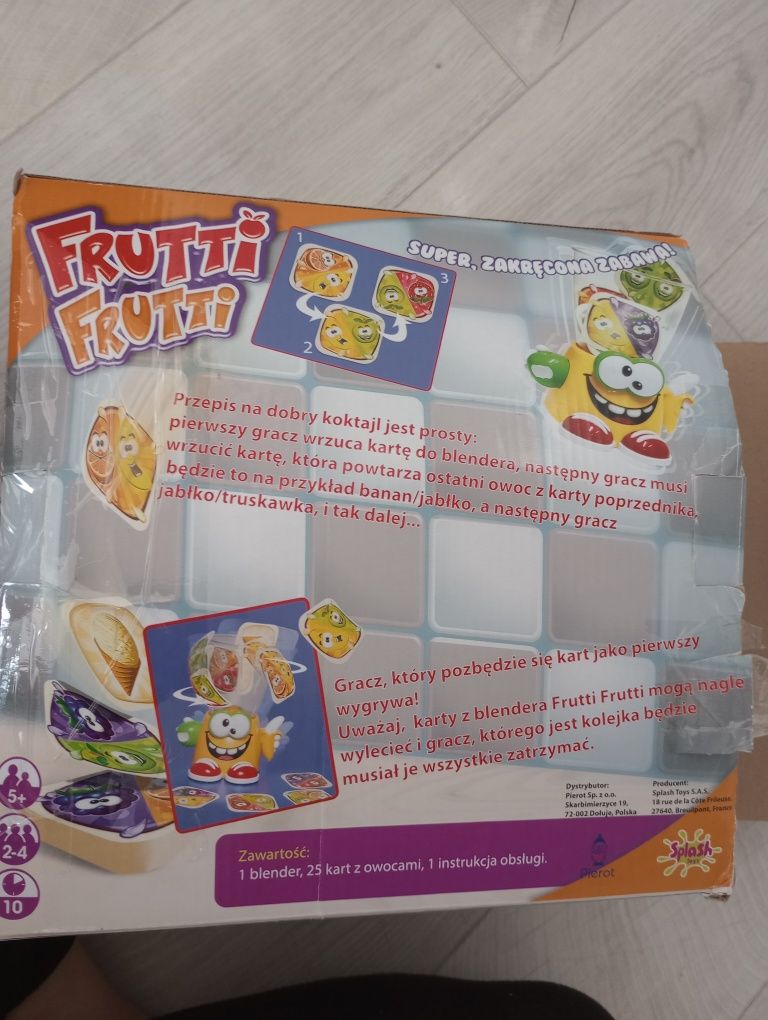 Mikser blender z kartami owocami