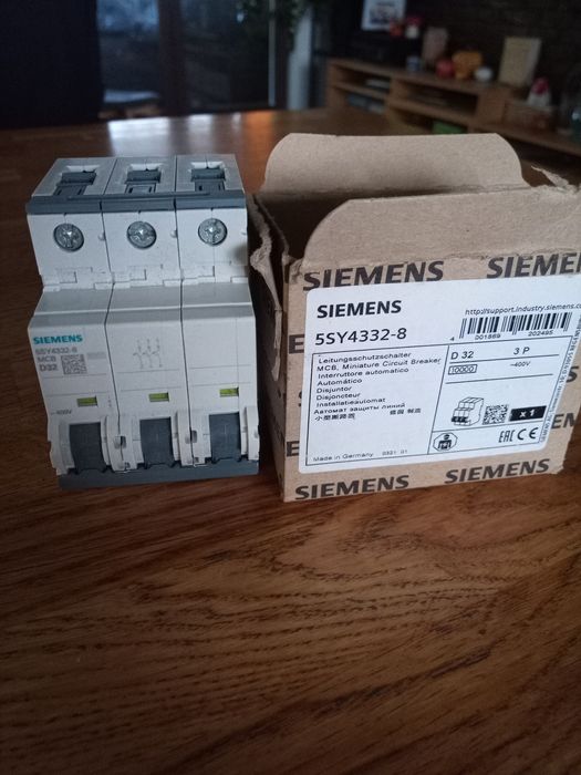 5SY4332-8 SIEMENS Wyłącznik nadprądowy nowy 
SIEMENS
-Wyłącznik nadprą