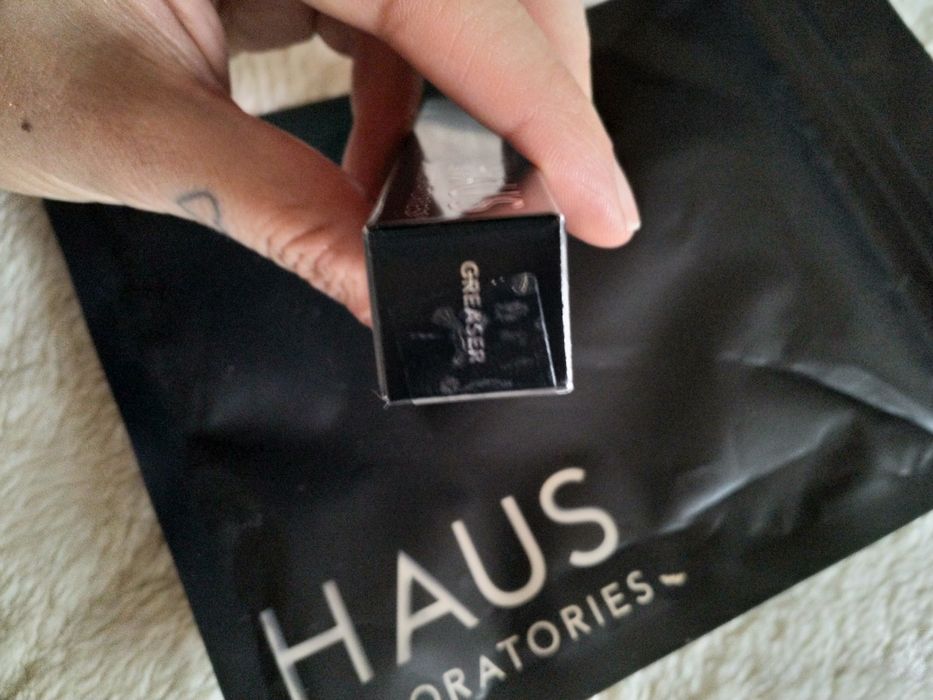 HAUS Le Monster Matte Lip Crayon

• marca Lady Gaga • selado • vegan