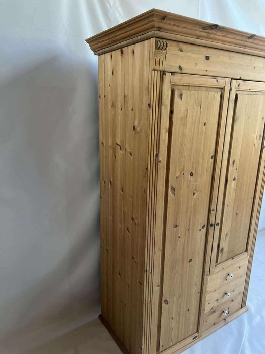 Komoda - szafa z litego drewna