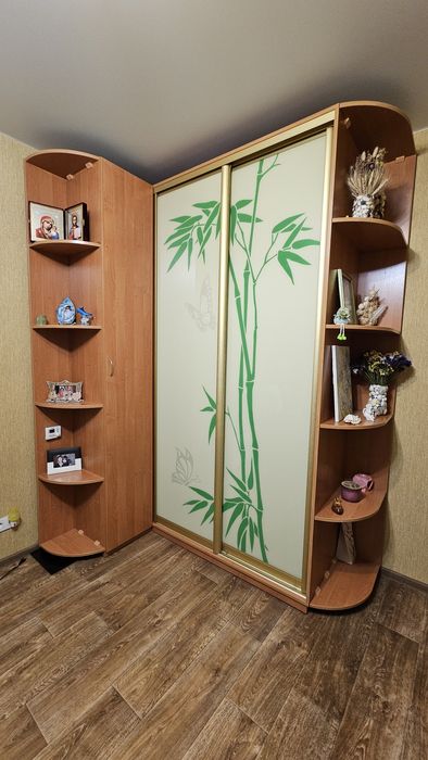 Кутова шафа-купе