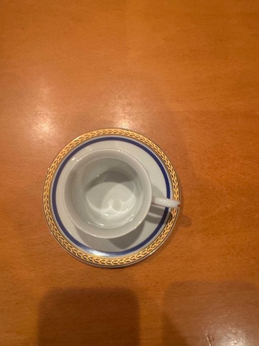 Conjunto de café Quinta Nova branco, azul e fio dourado