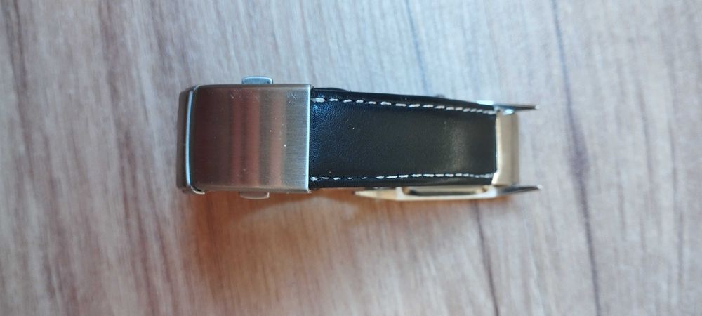 Ładny zegarek damski na pasku Quartz