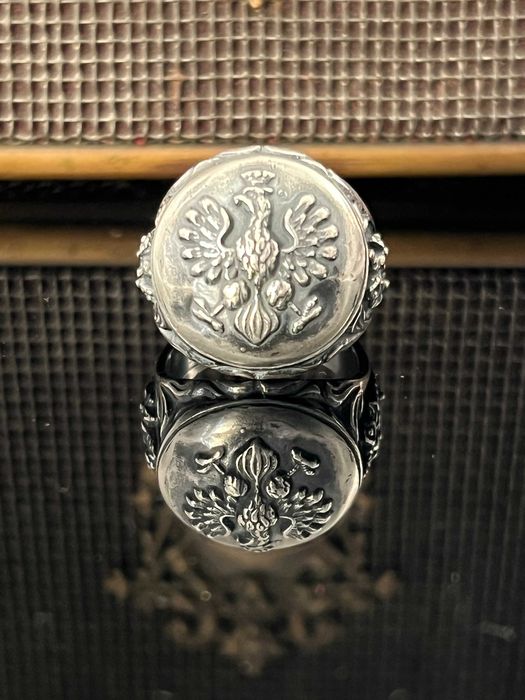 Srebro - Srebrny sygnet z orłem w koronie