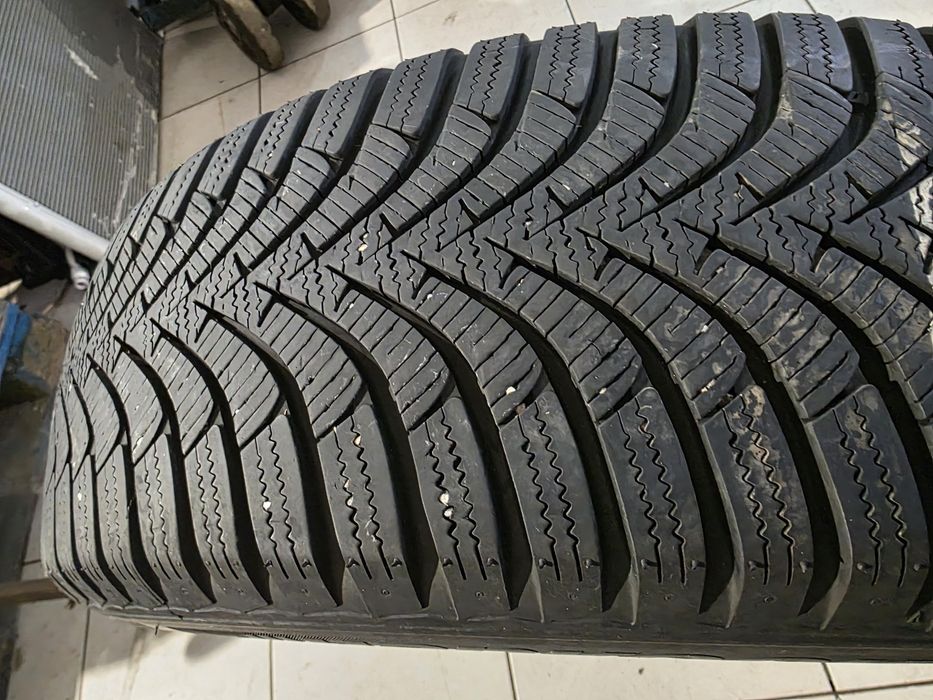 Felgi Hyundai 16" 5x114,3 z oponami 205/55 R16 i30 i40