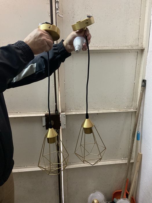 Dois camdeeiros modernos do leroy merlin