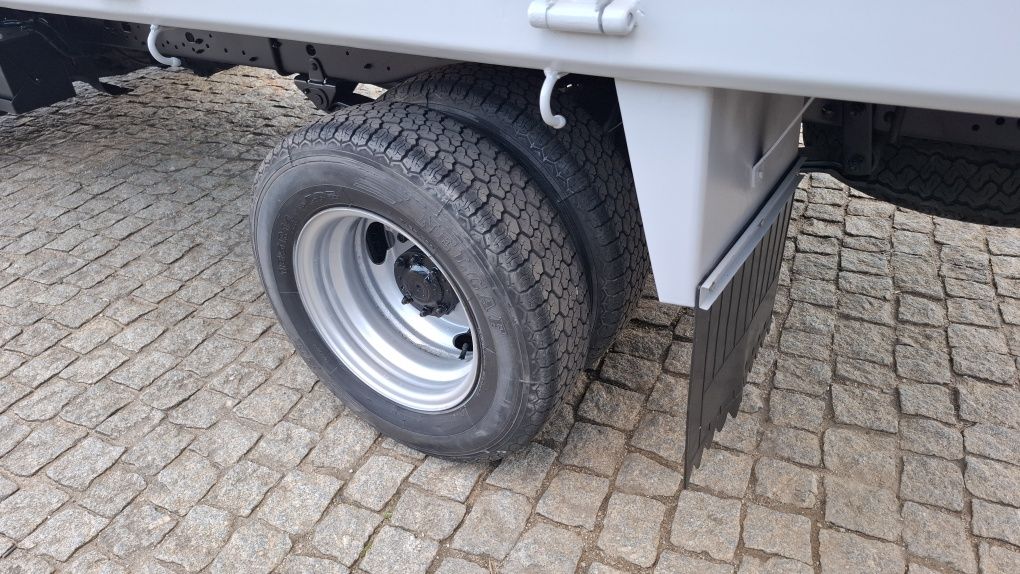 Toyota dyna 150 poucos km