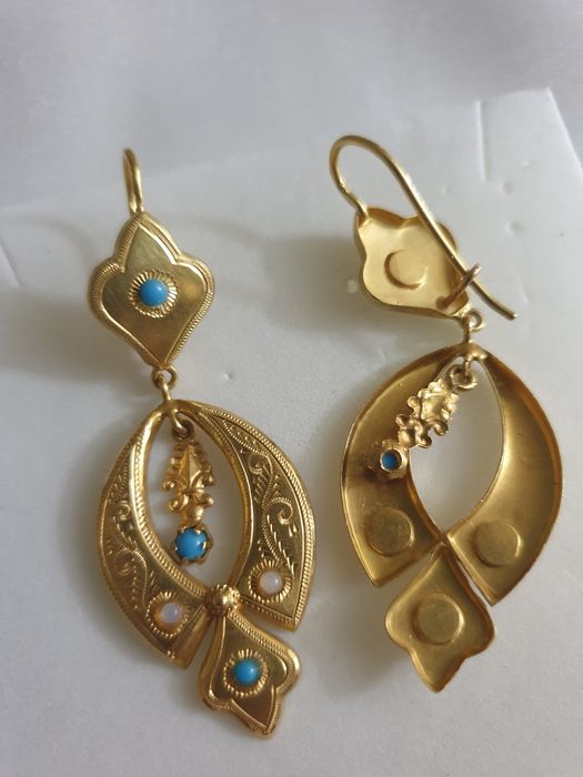 Brincos de ouro antigos