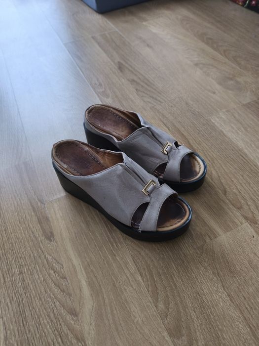 Klapki damskie rozmiar 39 firmy Badura