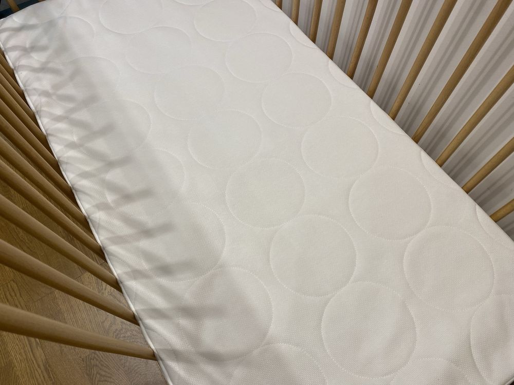 Łóżeczko niemowlęce + materac IKEA jak nowy i dwa ochraniacze