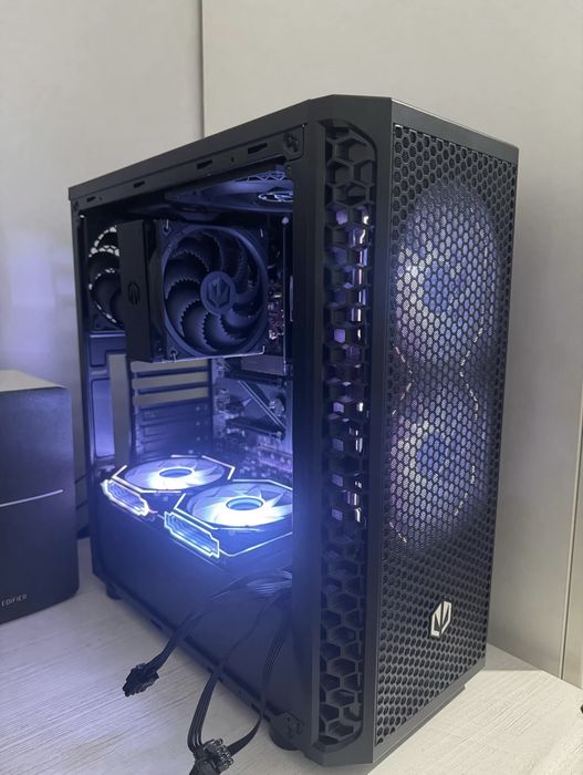 Komputer rtx 3070 MSI, ryzen r7