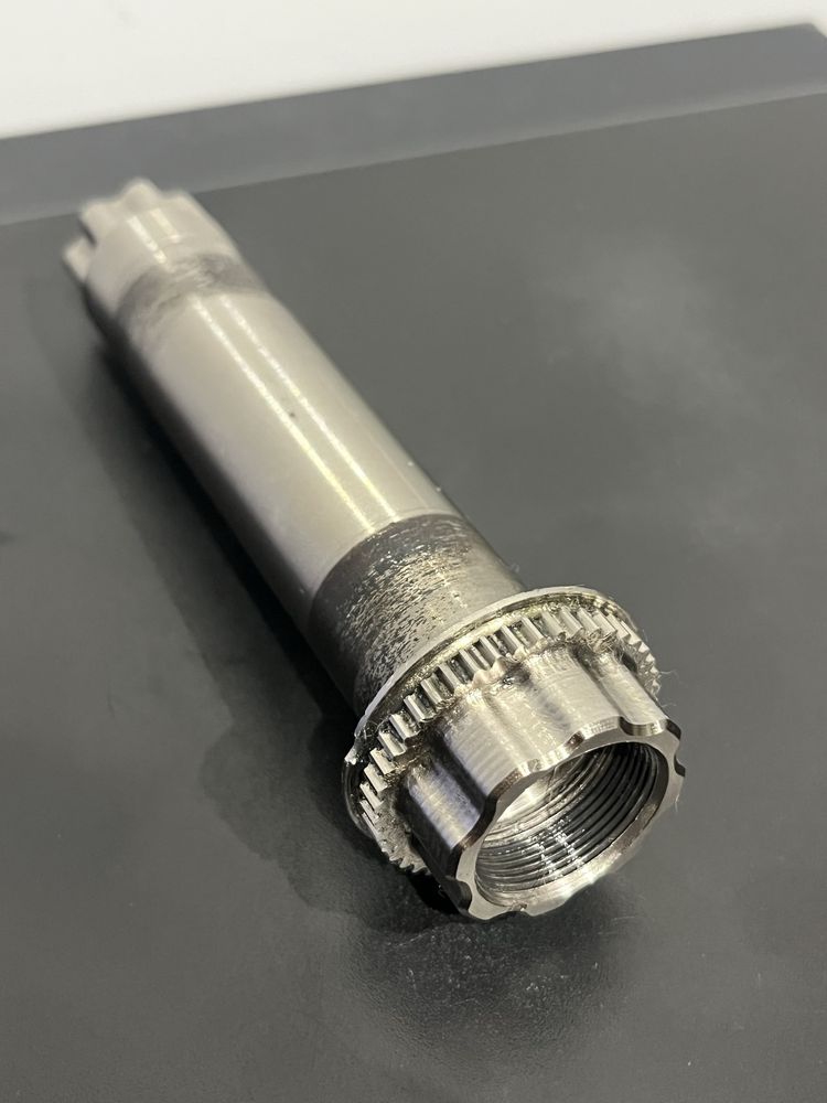 Oś korby Rotor Aldhu Vegast 24mm