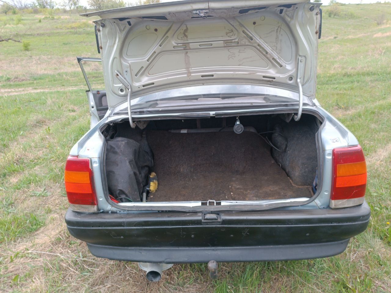 Opel Omega A 2.0