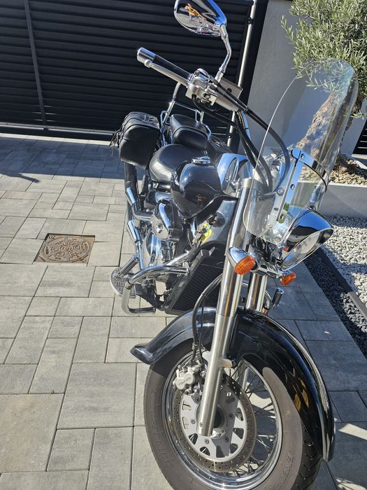 Suzuki intruder 800