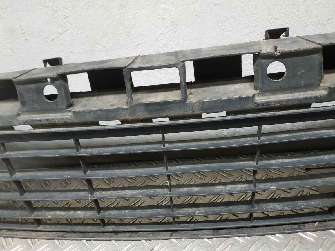 Renault (RVI) Scenic 3 09- решітка бампера  RC1244 622545401R