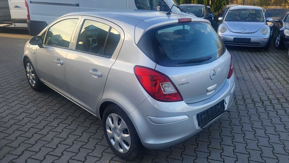 Opel Corsa 1,2 16v z Niemiec super stan