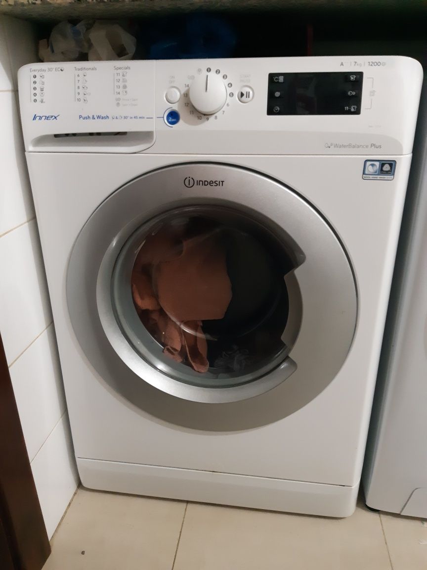 Máquina de lavar Indesit