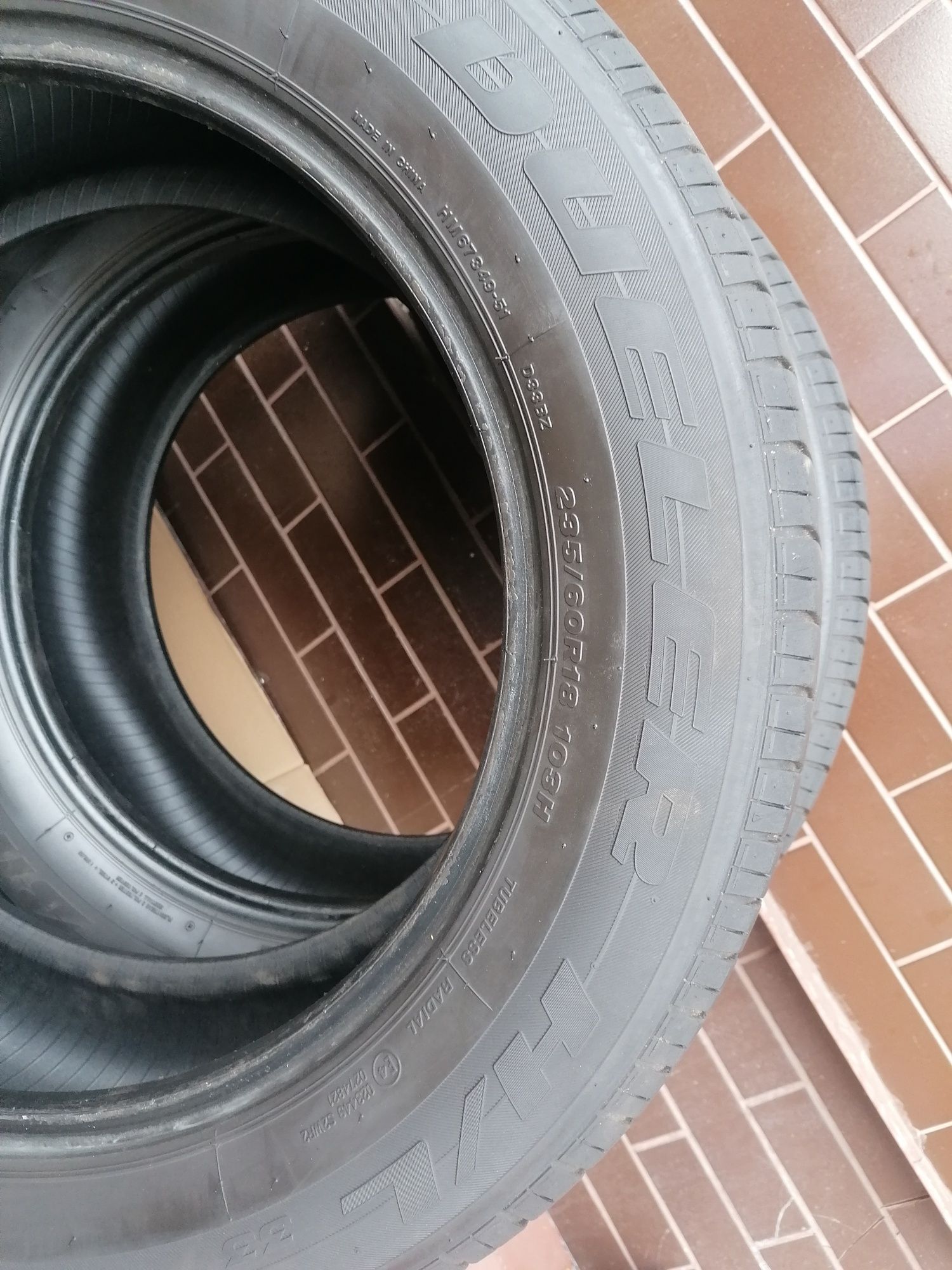 Opony 235/60/18 Bridgestone