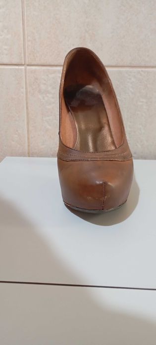 Sapato compensado senhora