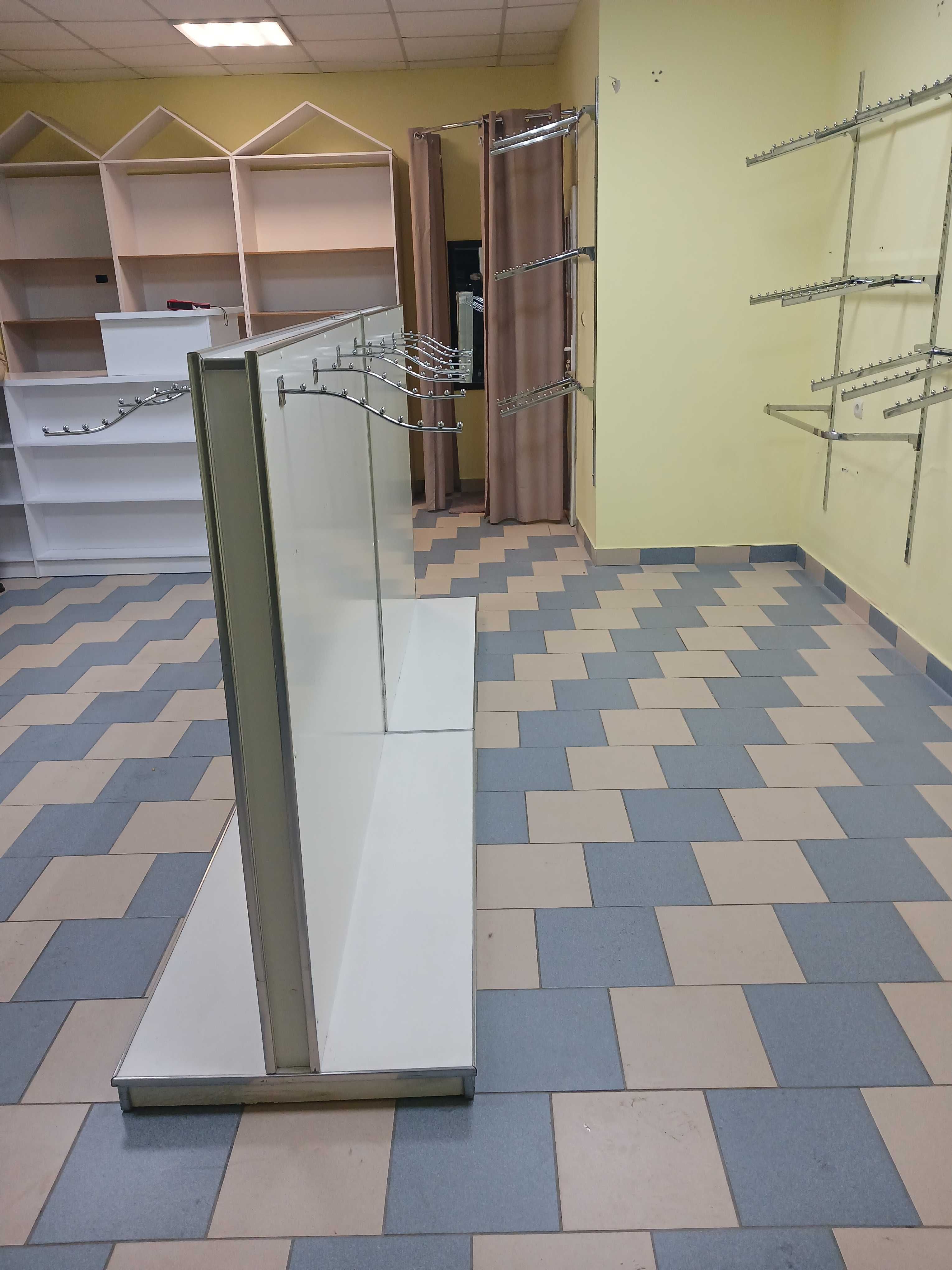 Обладнання для магазину, меблі для магазину одягу,дитячі манекени