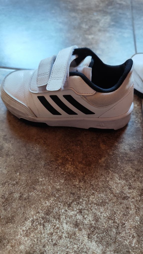 Adidasy na rzepy