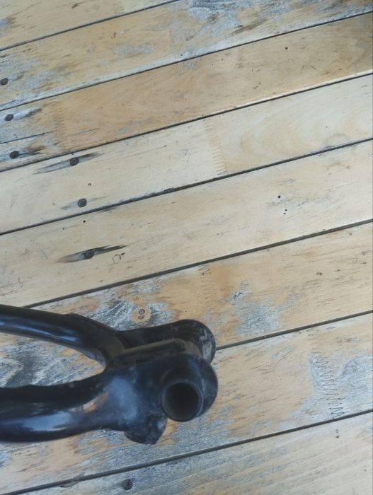 Продам центральну ножку на альфу