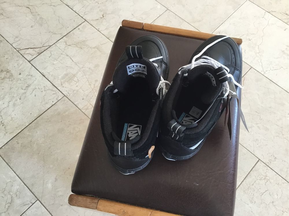 Obuwie Vans MTE 42.5
