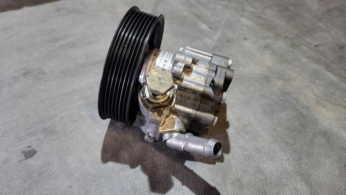AUDI A8 D3 6.0 W12 BHT pompa wspomagania 4E0.145.156C .
