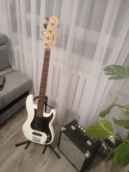 Squier Zestaw bass