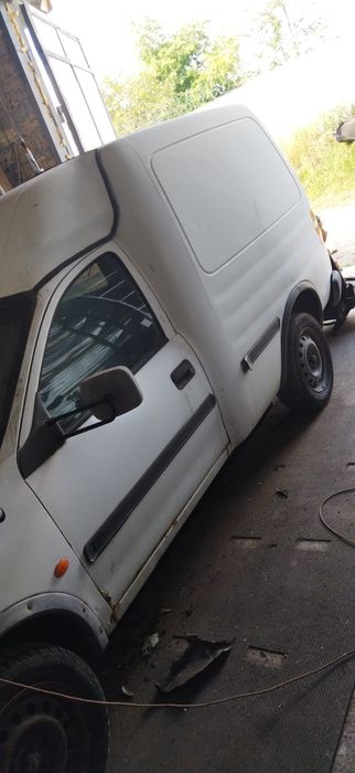 Продам Опель комбо по запчастинах Торг  1.7 дизель, цілим або по запча