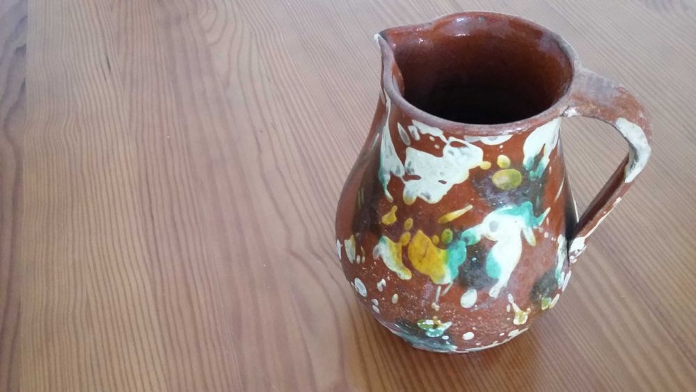 Jarro antigo  de barro pintado artesanal