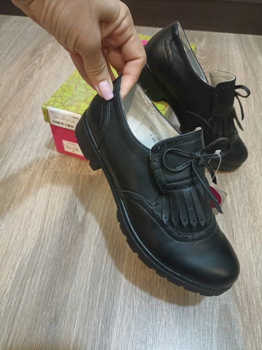 Нові туфлі Arial 35 р.