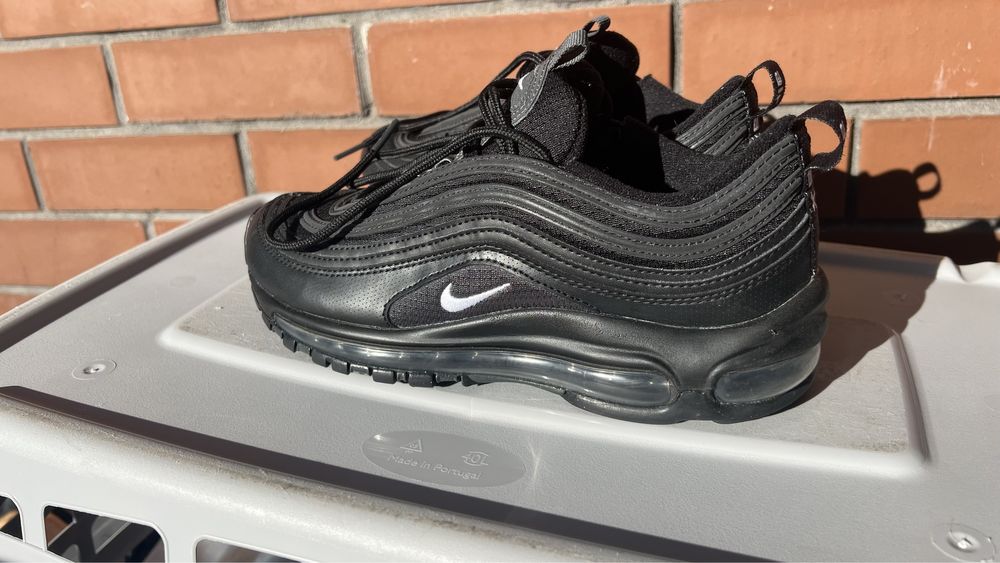 Nike Air Max 97.