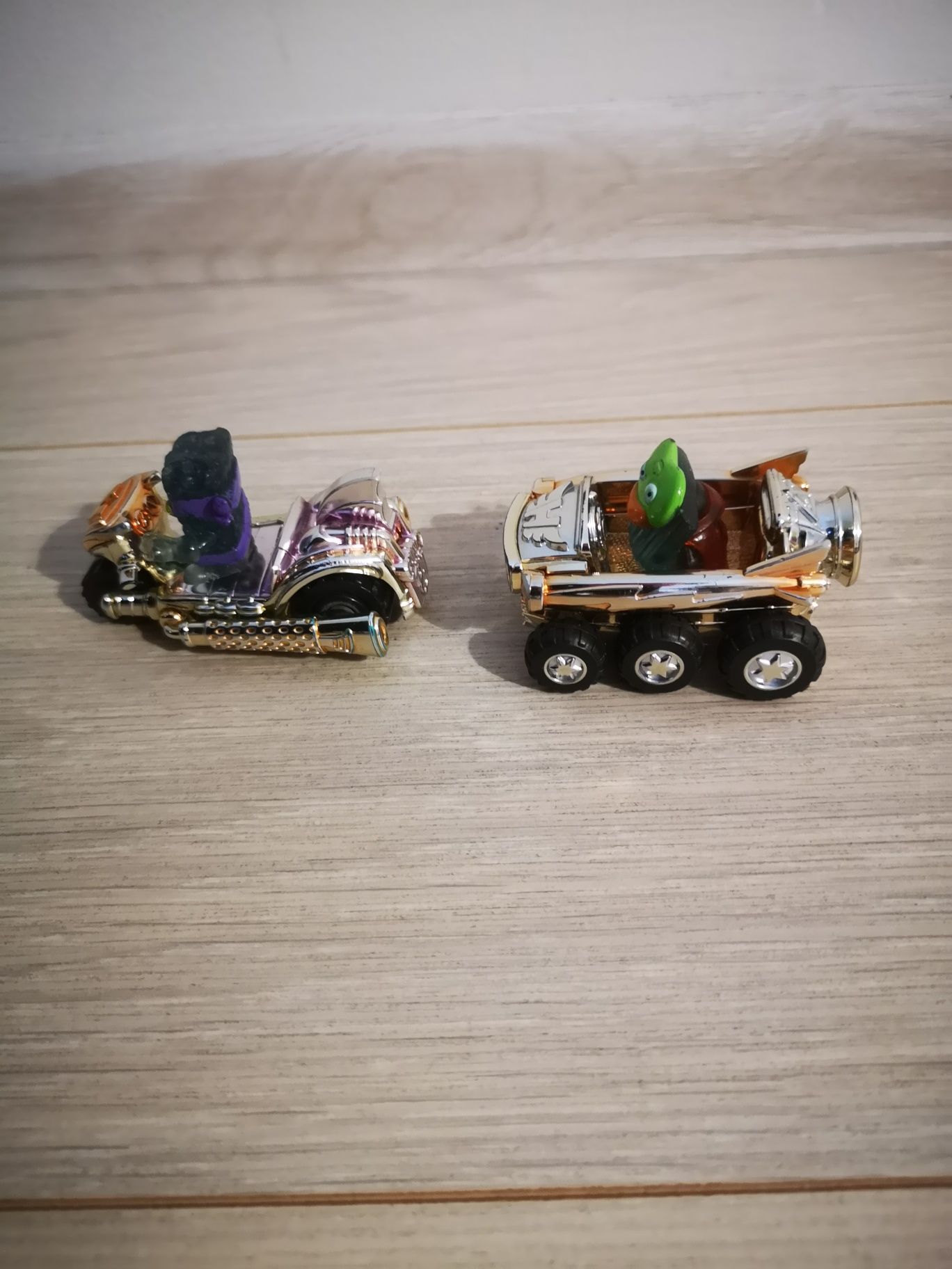 Super Zings - 2 złote pojazdy + 2 figurki. Okazja!